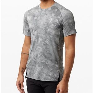 Lululemon men’s Always Agile short sleeve M